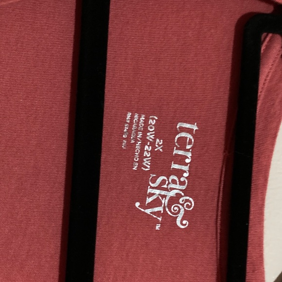 LOFT Coral Long Sleeve V-Neck Tee - Picture 2 of 4